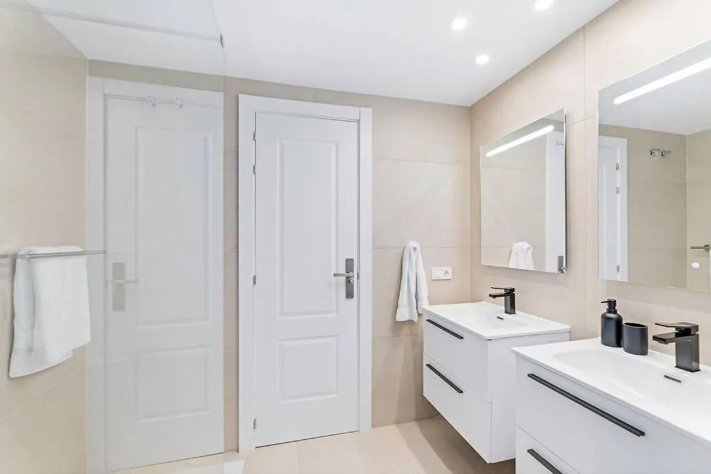 By Riva - Stylish 3 Bedroom Luxury Apartment In Los Naranjos De Marbella